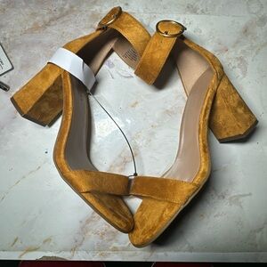 Aerosoles Lawrence Tan Faux Suede Women’s Buckle Block Heeled Sandal Size 10.5